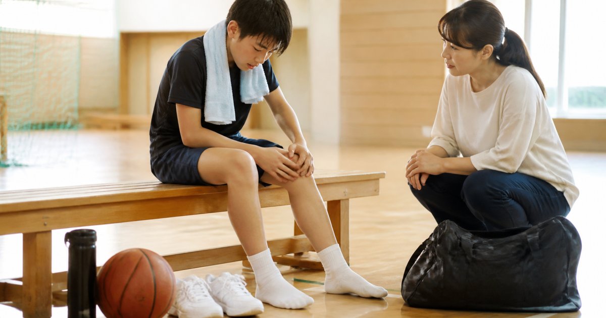 小学生から中学生の成長期に多いスポーツ障害|種類ごとの症状と予防策